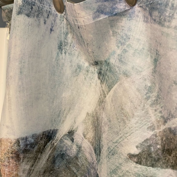 Shower curtain - Picture 2 of 3